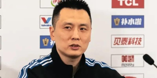 胜北京发布会！卢伟肯定攻守+2小外发挥，展望季后赛寄语多鼓励！