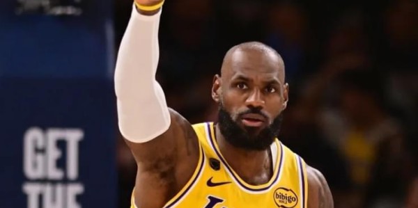 五星体育直播-湖人今夏阵容大换血？总共9位自由球员，25+5前锋一数据领跑联盟