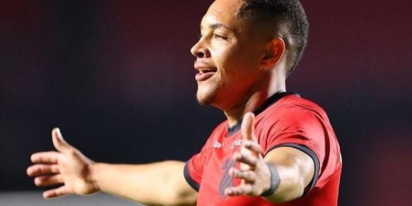 五星体育官网-苏亚雷斯成巴甲MVP 恩德里克收新人奖最佳进球奖