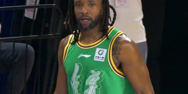 五星体育F1-辽宁队放假！莫兰德和威尔斯打包，一起坐飞机回家